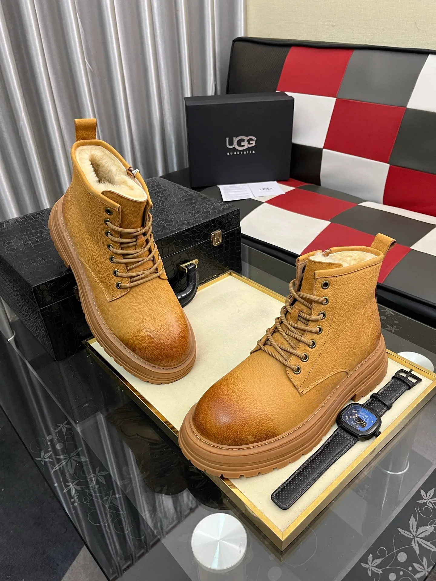 Men's Men's Shoes 💰660⌚️⌚️New UGG fur-integrated men's simple and fashionable snow shoes. The most worth buying at the end of this year are warm casual shoes. Whether you are out and about at home, their comfortable and warm performance will be your most suitable fashion companion! The material is cowhide upper and imported wool is used inside. Two layers of cowhide for warmth and comfort! The eva+ rubber patch outsole is cushioned, wear-resistant, and has good elasticity. It is light and wear-resistant, comfortable and soft, and the new simple cut is more fashionable. It has both practicality and fashion sense, so you no longer have to worry about how to match it in winter, while still maintaining fashionable taste. High-quality genuine wool produced in Dongguan. The material depends on the details! Size: 38-39-40-41-42-43-44-45